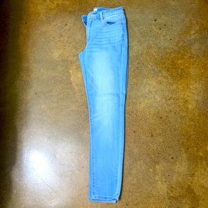 Ashlyn Mid Rise Super Skinny Jeans Light Wash